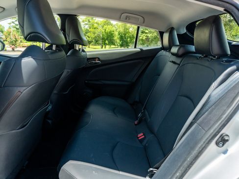 Used 2021 Toyota Prius XLE FWD image 14
