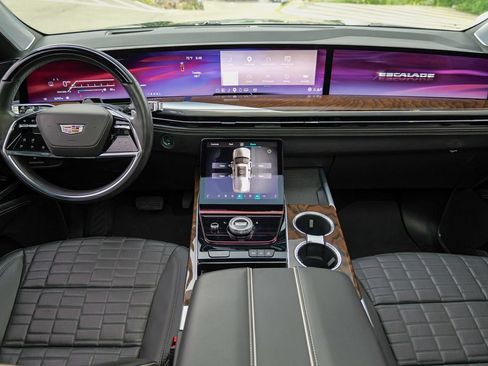 Used 2025 Cadillac Escalade ESV Sport Platinum AWD/4WD image 42