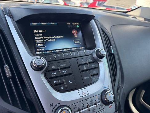 Used 2017 Chevrolet Equinox Premier image 26