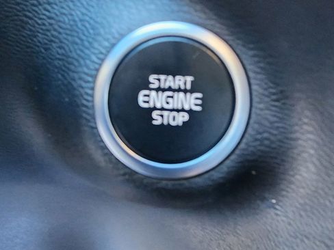 Used 2023 Volvo XC40 B4 Ultimate image 40