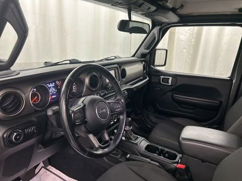 Used 2020 Jeep Wrangler Sport image 19