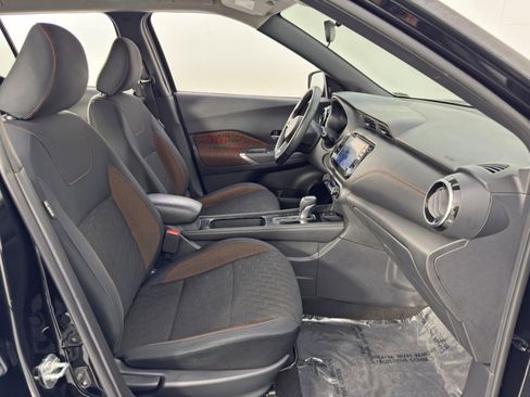 Used 2022 Nissan Kicks SR image 14