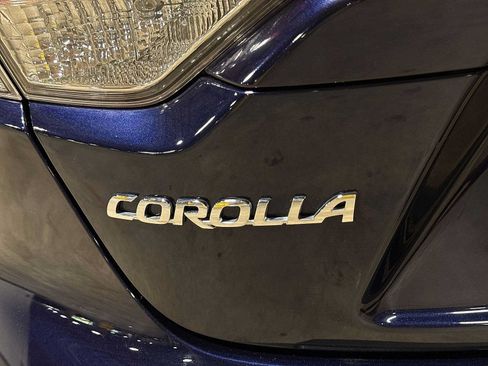 Used 2023 Toyota Corolla LE w/ Carpet Mat Package (TMS) FWD image 24