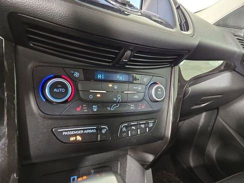 Used 2018 Ford Escape Titanium image 19