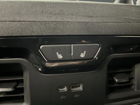 Used 2022 GMC Sierra 1500 AT4X image 36