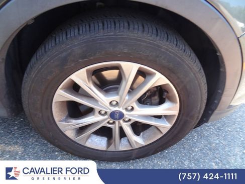 Used 2017 Ford Escape SE FWD image 9