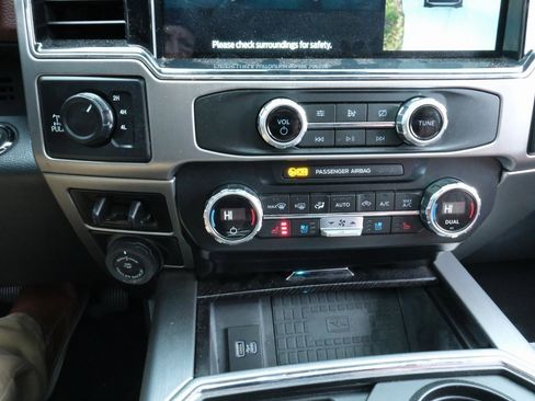 Used 2022 Ford F250 Platinum w/ FX4 Off-Road Package image 14