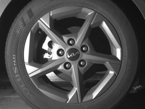 Used 2025 Kia K4 LXS image 15