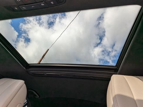 Used 2017 Mercedes-Benz E 300 4MATIC image 19