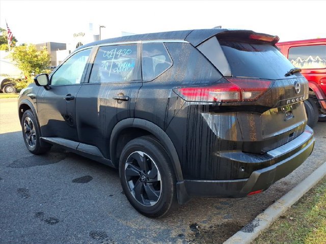 Used 2025 Nissan Rogue SV FWD image 6