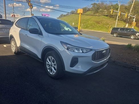 Used 2025 Ford Escape Active AWD/4WD image 3
