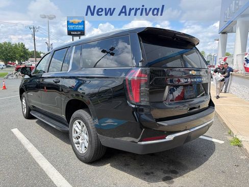 Used 2025 Chevrolet Suburban LT AWD/4WD image 6