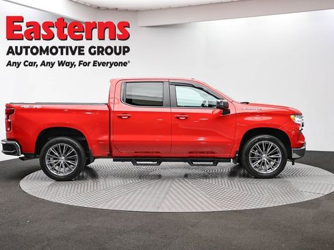 Used 2022 Chevrolet Silverado 1500 LT AWD/4WD image 4