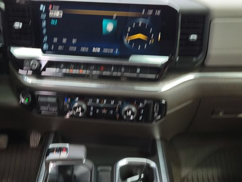Used 2023 Chevrolet Silverado 1500 LTZ AWD/4WD image 21