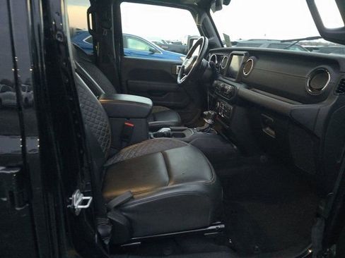 Used 2022 Jeep Wrangler Unlimited Sahara image 5