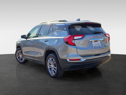 Used 2024 GMC Terrain SLT image 6