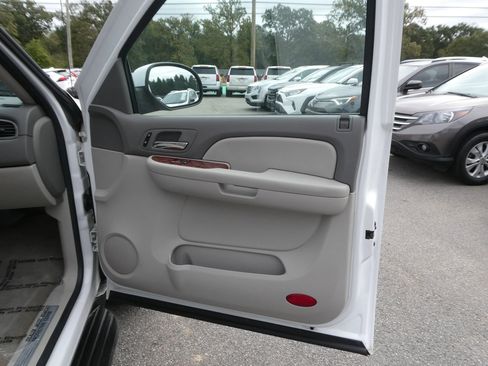 Used 2008 Chevrolet Avalanche LT w/ LT Preferred Equipment Group image 21