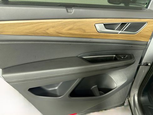Used 2026 Volkswagen Atlas SE FWD image 24