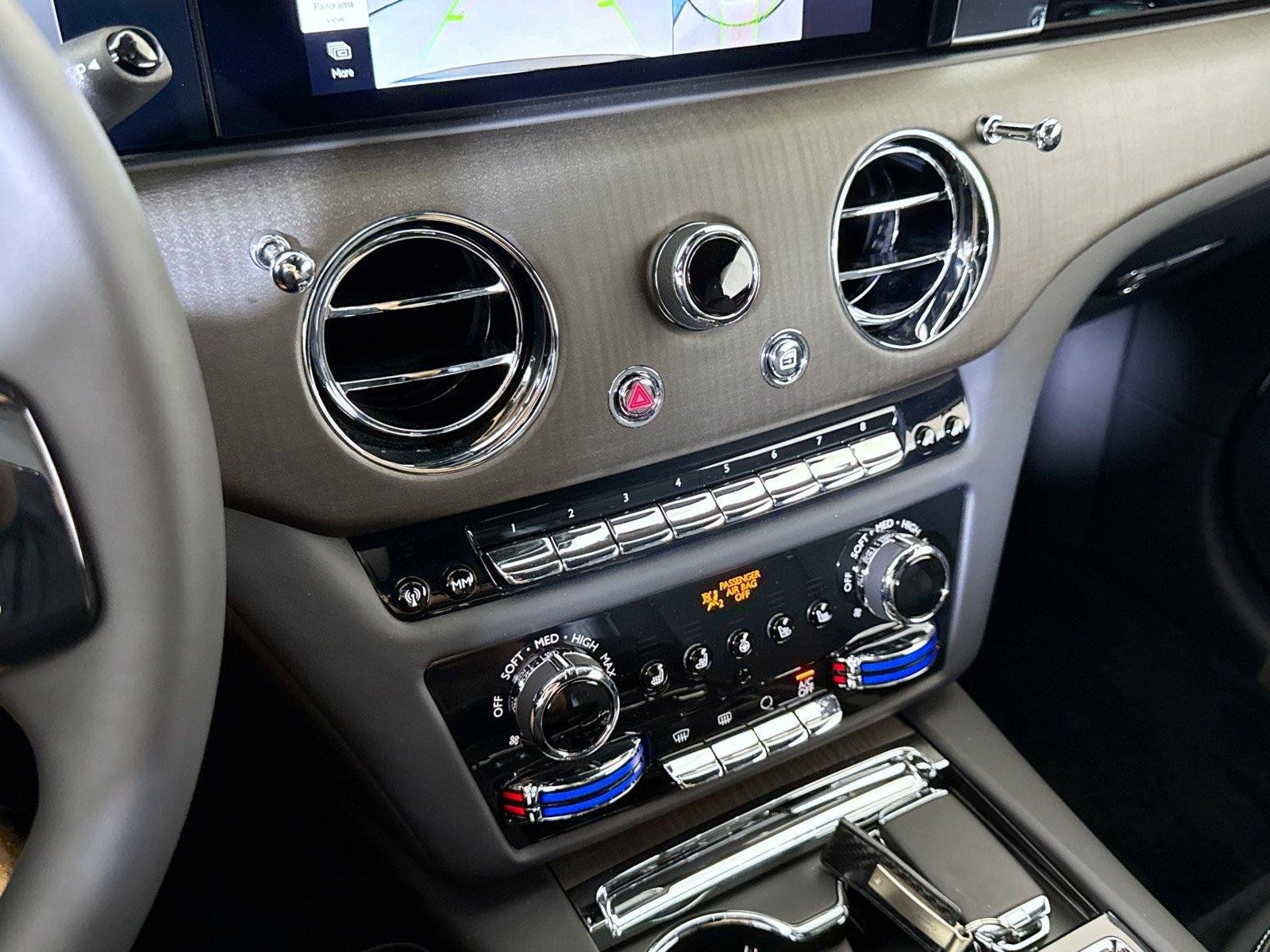 Used 2025 Rolls-Royce Spectre AWD/4WD image 21