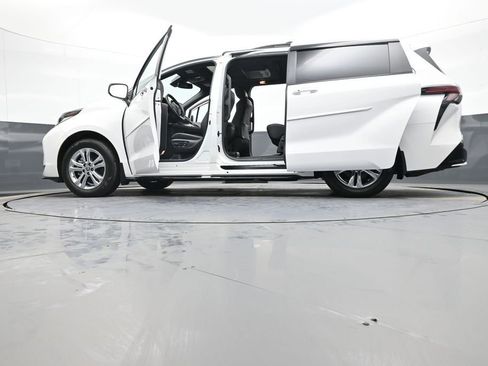 Certified 2023 Toyota Sienna XSE w/ XSE Plus Package image 52