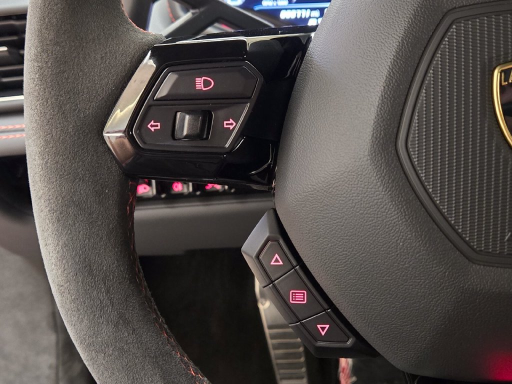 Used 2023 Lamborghini Huracan Tecnica RWD image 32