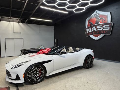Used 2024 Aston Martin DB12 Convertible RWD image 35