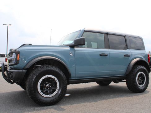 Used 2023 Ford Bronco Black Diamond w/ Sasquatch Package AWD/4WD image 14