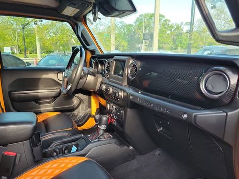 Used 2021 Jeep Wrangler Unlimited Rubicon w/ Safety Group AWD/4WD image 32