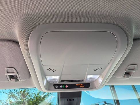 Used 2020 Chevrolet Equinox LS w/ LS Convenience Package FWD image 23