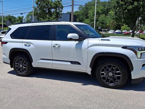 Used 2024 Toyota Sequoia Platinum AWD/4WD image 2