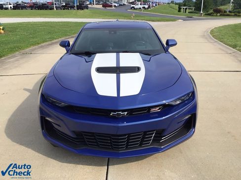 Used 2021 Chevrolet Camaro SS image 2
