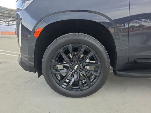 Used 2024 Cadillac Escalade ESV Sport Platinum w/ LPO, ONYX Package image 34