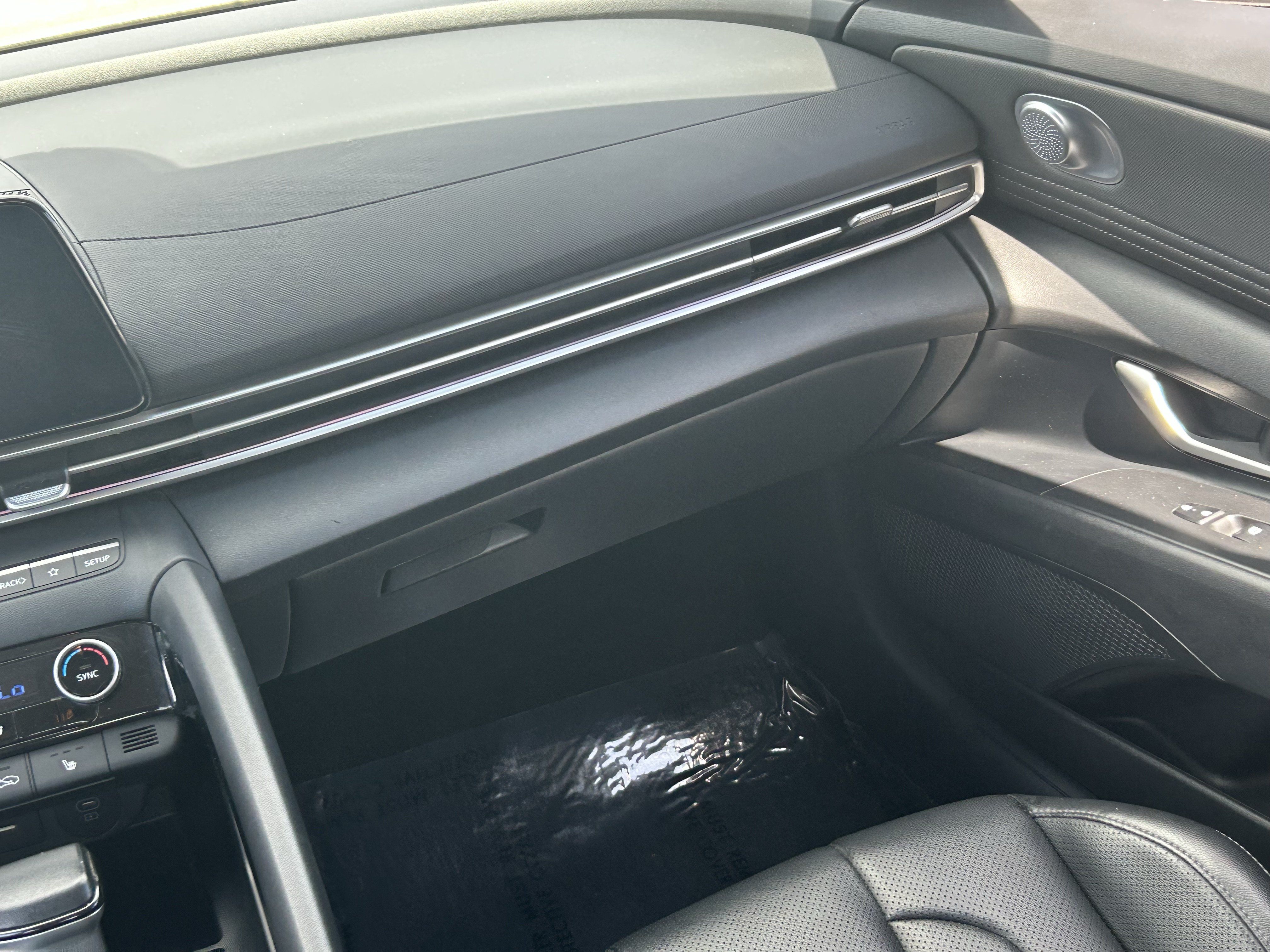 Used 2024 Hyundai Elantra Limited FWD image 18