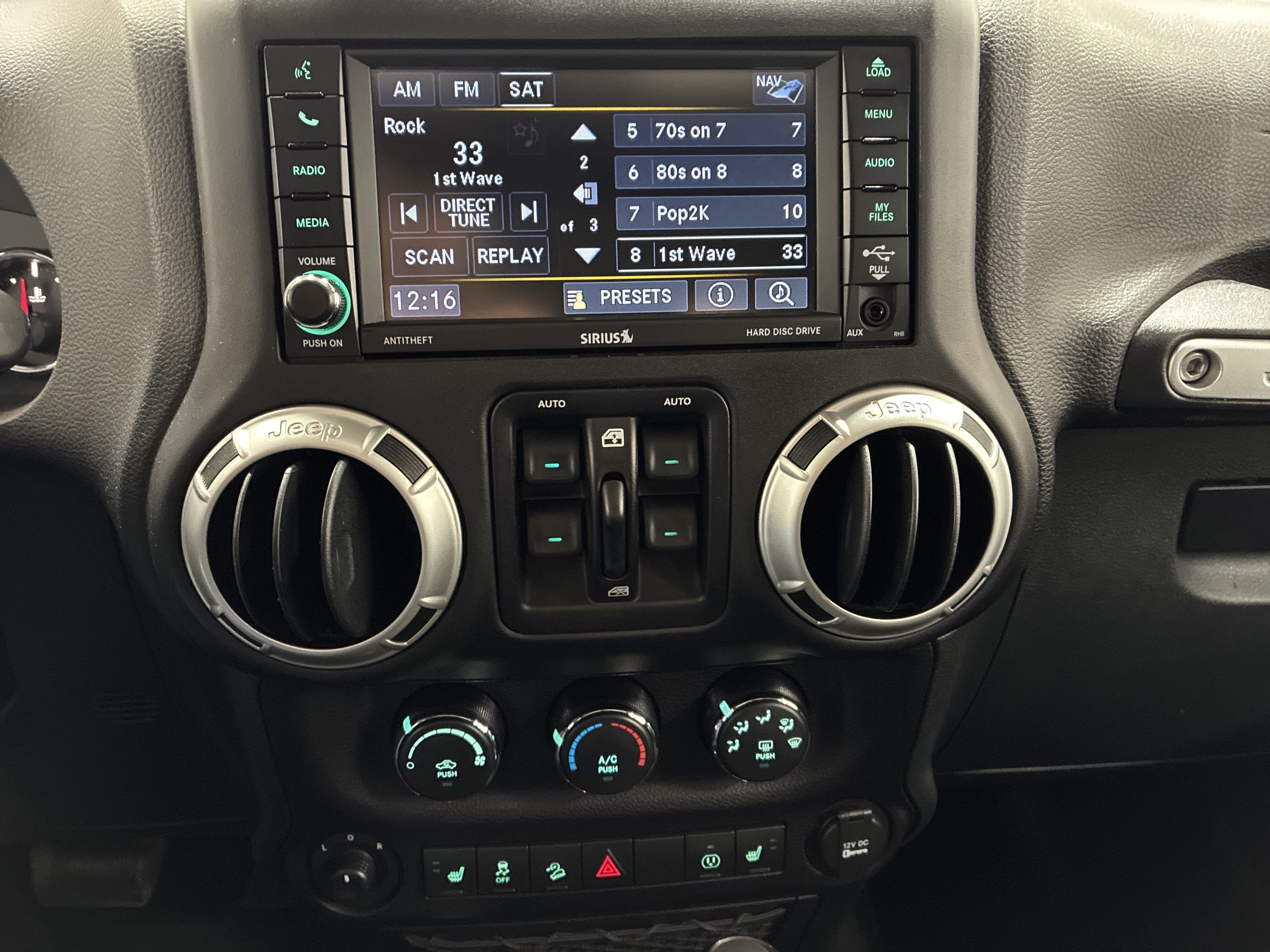Used 2016 Jeep Wrangler Unlimited Sahara w/ Dual Top Group AWD/4WD image 20