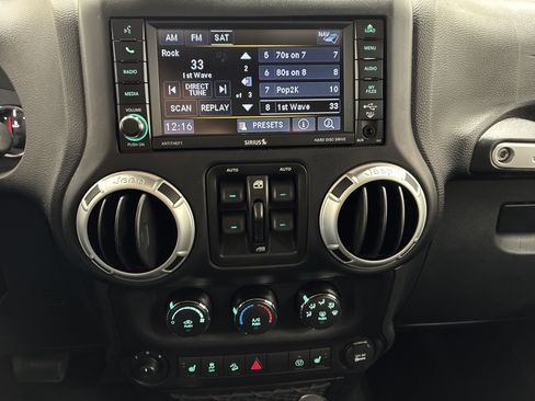 Used 2016 Jeep Wrangler Unlimited Sahara w/ Dual Top Group image 20