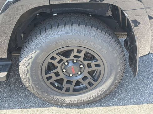 Used 2021 Toyota 4Runner Venture w/ Moonroof Package AWD/4WD image 19