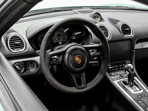 Used 2022 Porsche 718 Cayman GT4 RWD image 13