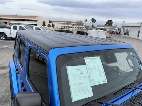 Used 2024 Jeep Wrangler Unlimited w/ Convenience Group image 11