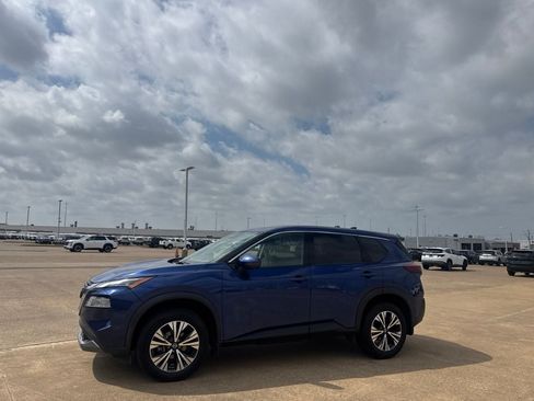 Used 2021 Nissan Rogue SV AWD/4WD image 12