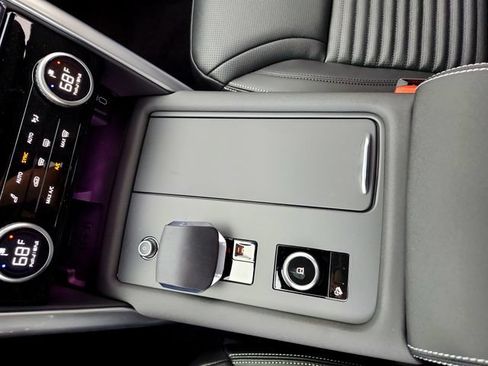 New 2026 Land Rover Discovery Dynamic SE AWD/4WD image 22