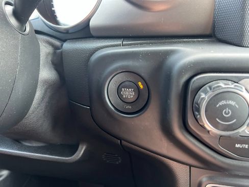 Used 2020 Jeep Wrangler Unlimited Sport S AWD/4WD image 15
