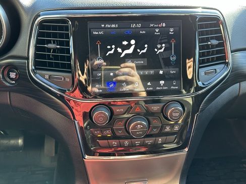 Used 2022 Jeep Grand Cherokee Laredo X image 29