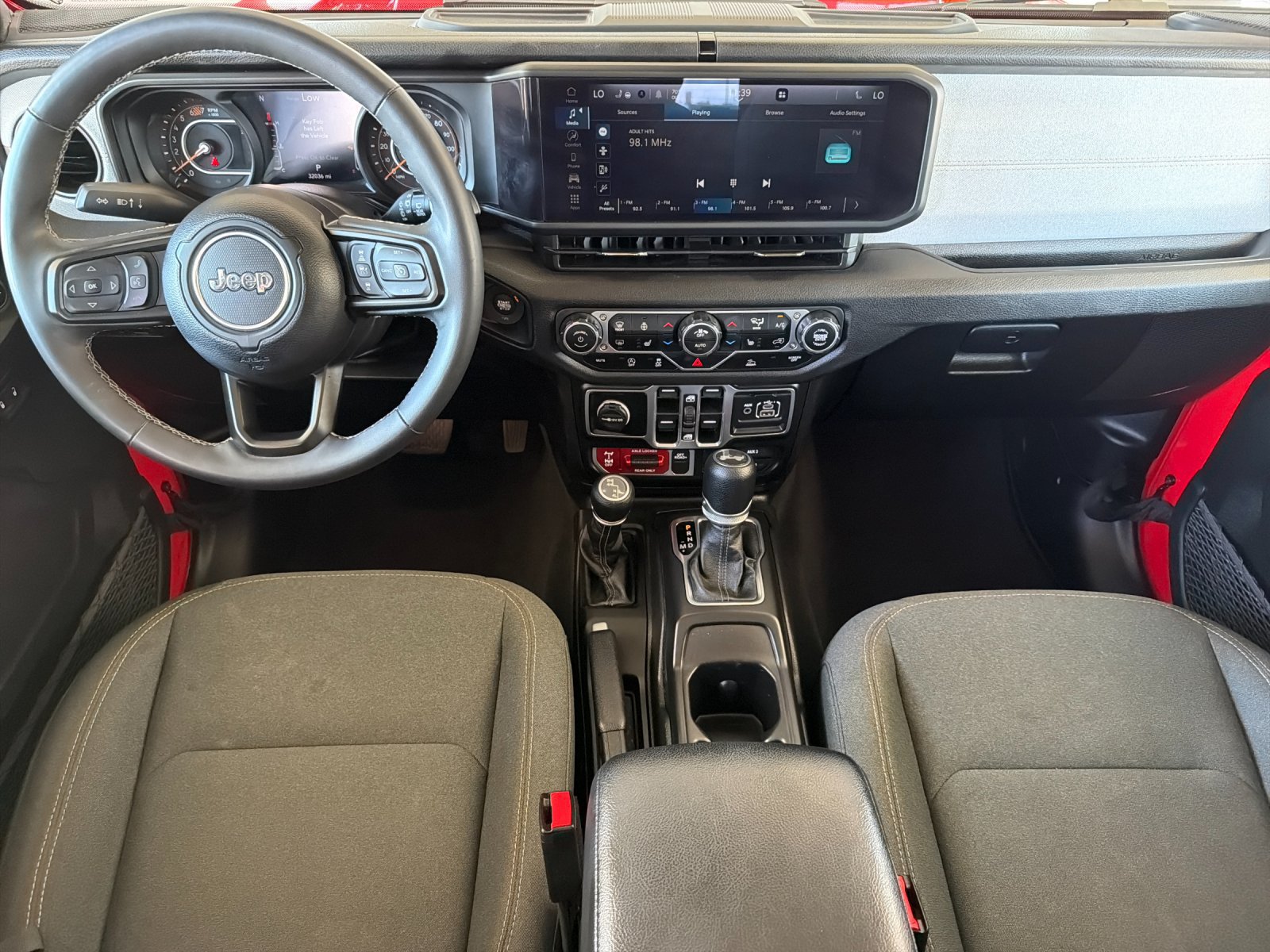 Used 2025 Jeep Wrangler Unlimited Sport AWD/4WD image 15