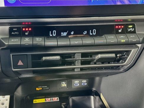 Used 2026 Toyota Camry XSE FWD image 15