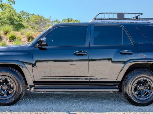 Used 2018 Toyota 4Runner SR5 image 2