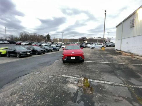 Used 2025 Hyundai Kona SEL image 16