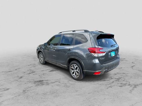 Used 2020 Subaru Forester Premium AWD/4WD image 6