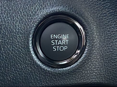 Used 2025 Toyota Tundra SR5 w/ SR5 Premium Package AWD/4WD image 21