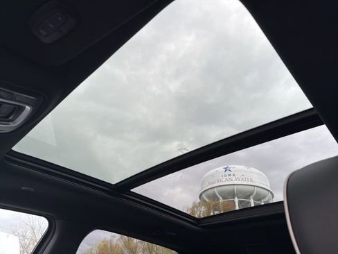 New 2026 RAM 1500 Laramie AWD/4WD image 16