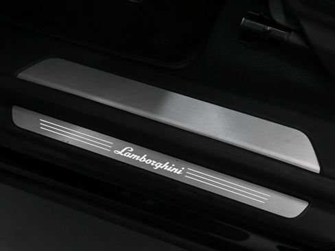 Used 2022 Lamborghini Urus AWD/4WD image 41